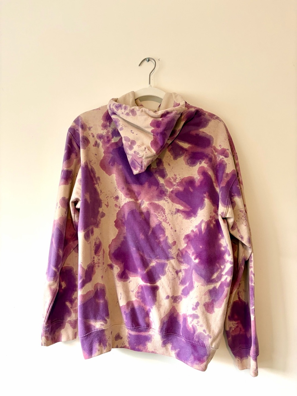 PrettyLittleThing Purple and Cream Tie-Dye Hoodie - Picture 5 of 6